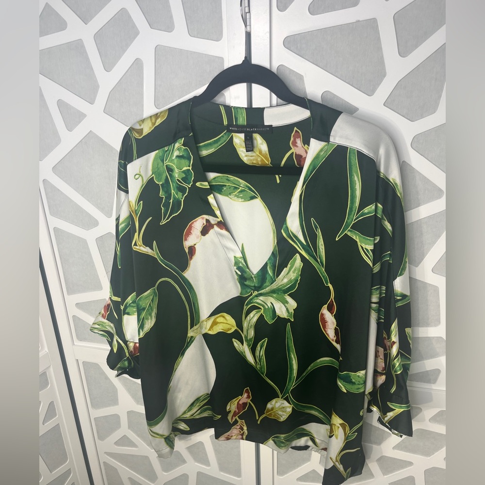 White House Black Market Green and Black Graphic 3/4 Sleeve Blouse